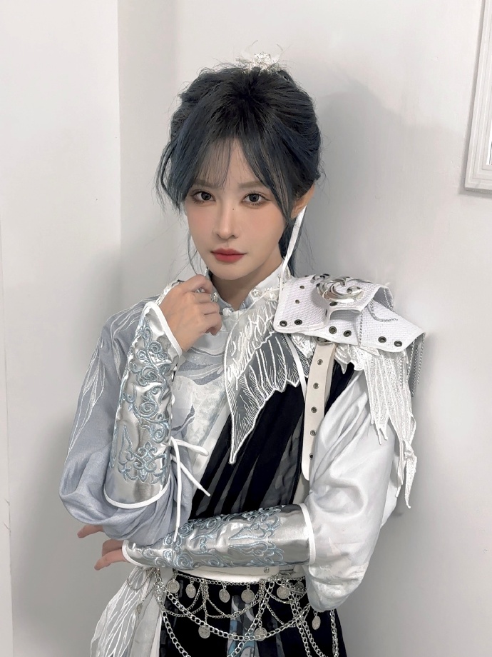 单依纯三场演唱会火爆落幕，唱响争议与质疑之上